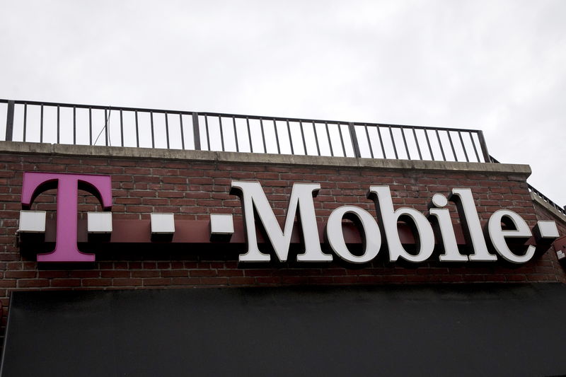 Хакер похитил данные 100 миллионов клиентов T-Mobile