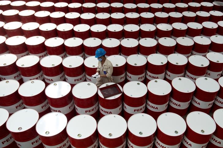 США обратились к ОПЕК+ с призывом увеличить добычу нефти для борьбы против роста цен на топливо