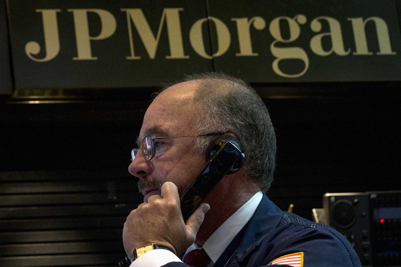 Стратег JPMorgan видит возможность коррекции рынка акций