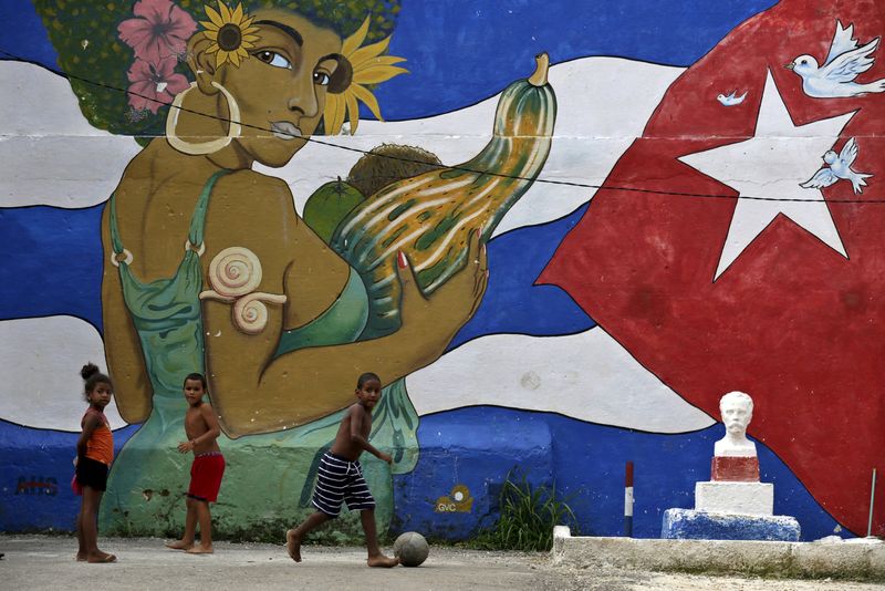Токены на Кубе и объем торгов NFT: новости крипторынка