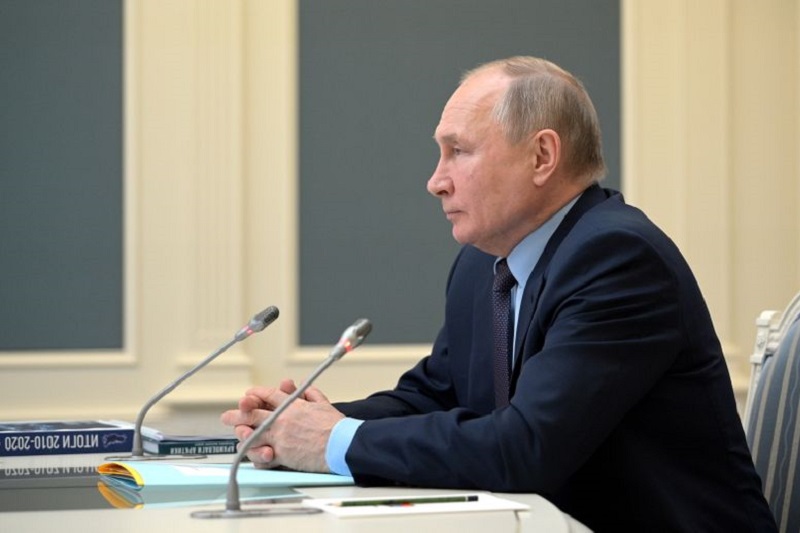 Инфляцию надо снижать, иначе в реализации многих проектов не будет смысла — Путин