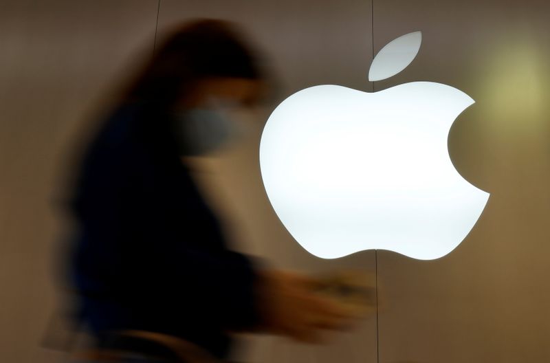 ФАС открыла дело против Apple, предупредила об угрозе оборотного штрафа