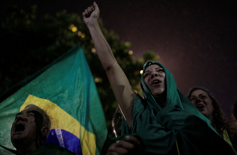 Штрафы в Бразилии и скидка в Сальвадоре: новости крипторынка