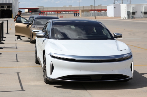 Генеральный директор Lucid говорит, что стартап электромобилей в конечном итоге может быть оценен как Tesla: «Нет предела»