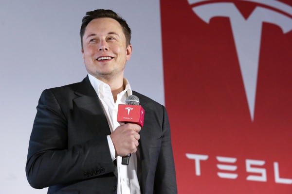 Илон Маск насмехается над соперником Tesla, Rivian, после дебюта на рынке блокбастеров