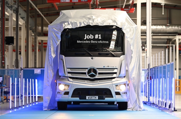 Генеральный директор Daimler Truck считает, что «слишком рискованно» не использовать одновременно аккумуляторные электрические и водородные технологии.