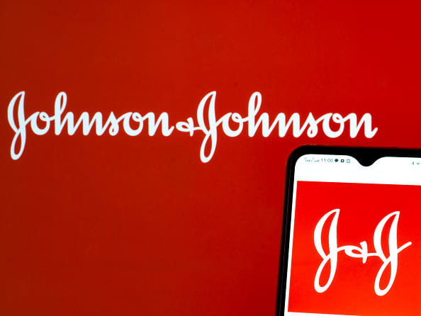Johnson & Johnson планирует разделиться на две компании, разделив бизнес по охране здоровья потребителей