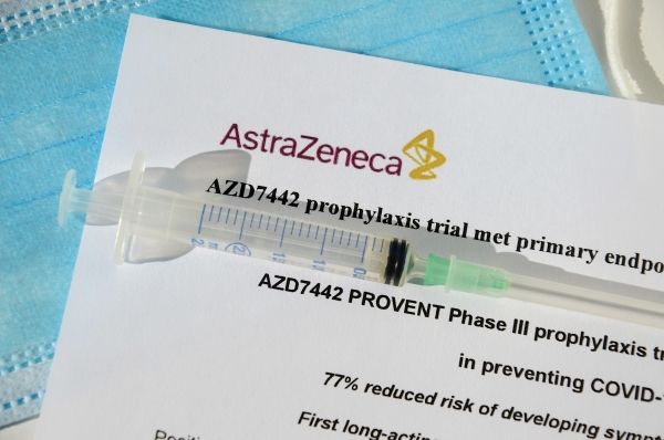 Исследования показывают, что препарат антител AstraZeneca более чем на 80% эффективен в предотвращении Covid