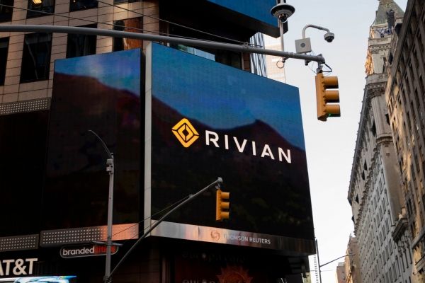 Акции Rivian упали на 9%, прервав ралли после IPO