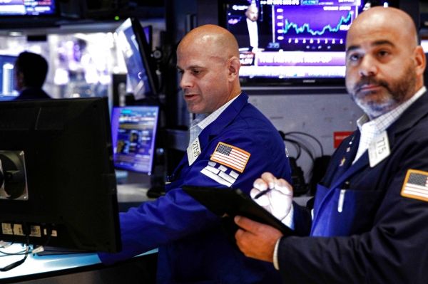 Фьючерсы на акции не изменились после того, как Dow откатился на регулярной сессии
