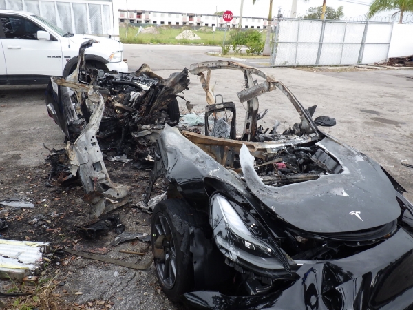 NTSB считает, что Tesla Model 3 до фатальной аварии во Флориде разгонялась до 90 миль в час