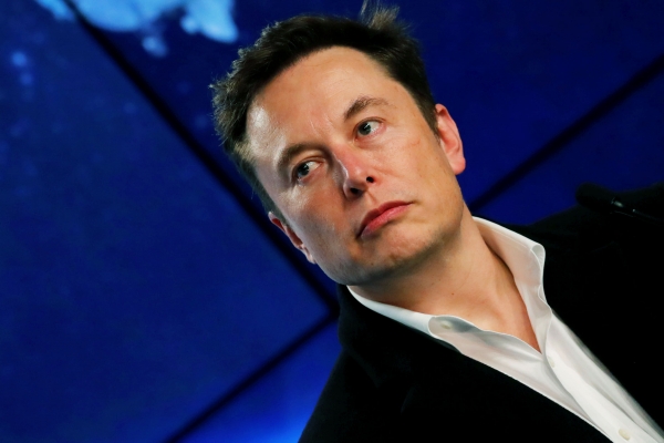 Илон Маск продал еще 1,2 млрд долларов акций Tesla