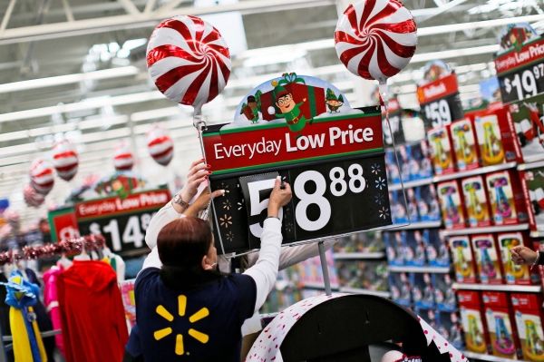 Walmart заявляет, что готов к праздникам, но еще не видел огромной волны первых покупателей