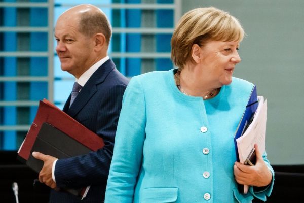 Олаф Шольц заменяет уходящего канцлера Германии Ангелу Меркель в связи с объявлением о создании новой коалиции