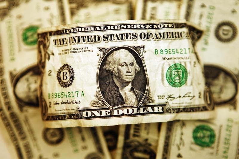 ЦБ РФ установил курс доллара США на сегодня в размере 72,7617 руб., курс евро — в размере 82,5845 руб.