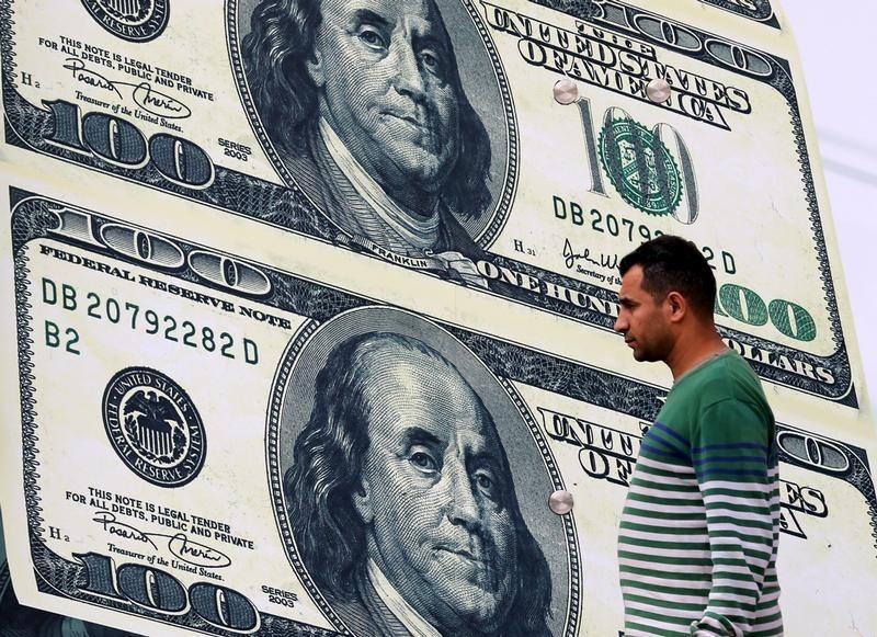 ЦБ РФ установил курс доллара США с 13 ноября в размере 71,8118 руб.