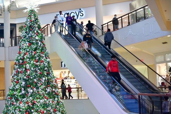 С момента начала пандемии праздничный шоппинг изменился четырьмя способами