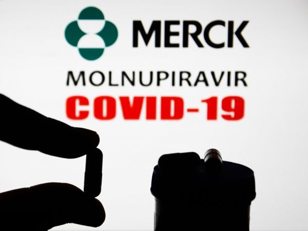 Консультативная группа FDA узко одобряет пероральные таблетки для лечения Covid от Merck, несмотря на снижение эффективности и безопасности.
