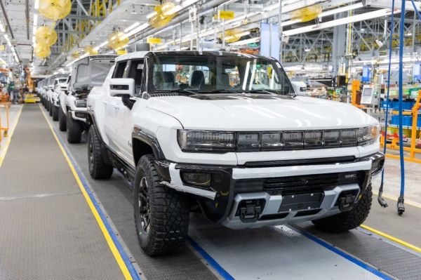 Акции GM достигли рекордного уровня, поскольку автопроизводитель празднует производство электромобилей Hummer