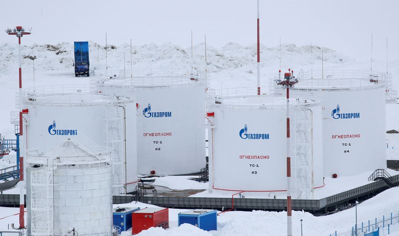 Газпром не стал бронировать мощности газового транзита через Украину и Польшу на 1 кв 22г