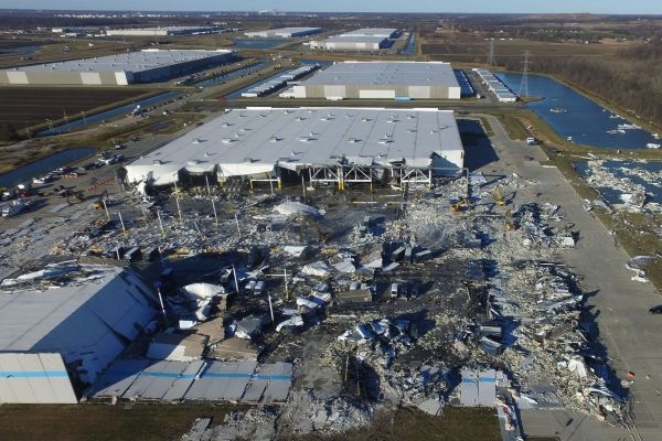 OSHA начинает расследование смертельного обрушения склада Amazon в Иллинойсе