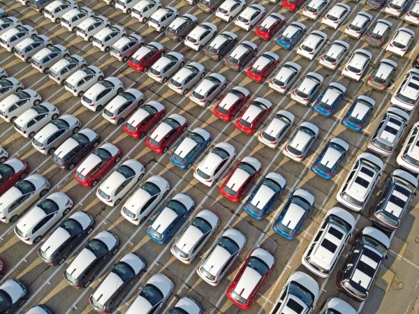 Китай снимает ограничения на иностранные инвестиции в производство легковых автомобилей