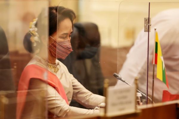 Суд Мьянмы приговорил свергнутого лидера Аунг Сан Су Чжи к 4 годам тюремного заключения