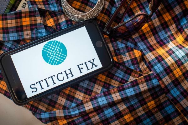 Акции Stitch Fix резко упали из-за того, что ритейлер понизил прогноз на год