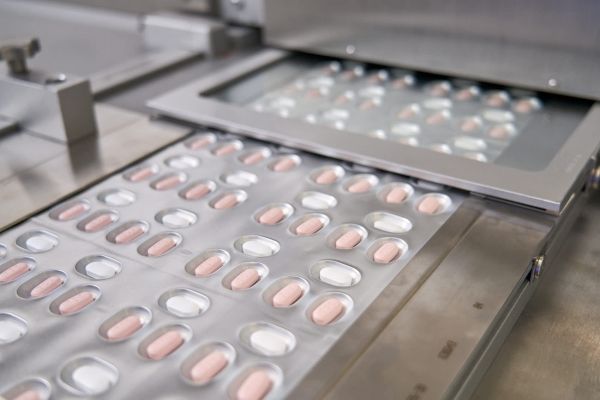 FDA разрешило производство таблеток для лечения Covid от Pfizer, первого перорального противовирусного препарата, одобренного во время пандемии