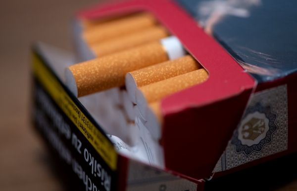 Новая Зеландия запретит молодым людям когда-либо покупать сигареты