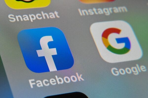 6 января комитет вызывает в суд Google, Facebook, Twitter и Reddit по делу о нападении на Капитолий.