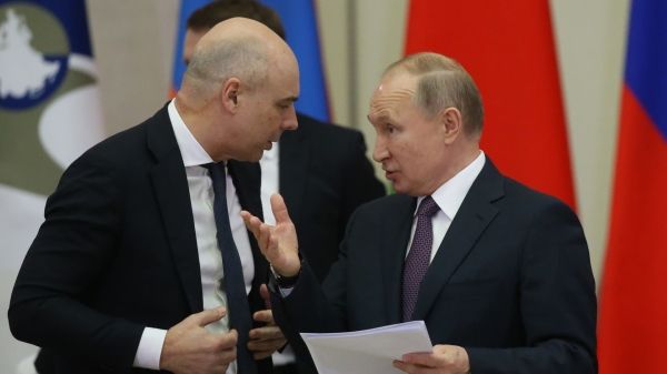 Россия утверждает, что заказала важнейший платеж по облигациям, стремясь избежать исторического дефолта по долгам