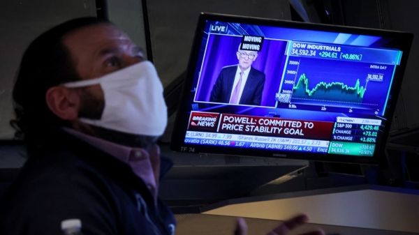 Инвесторы считают, что самая большая угроза для рынков сейчас — это ошибка ФРС, показывает опрос CNBC.