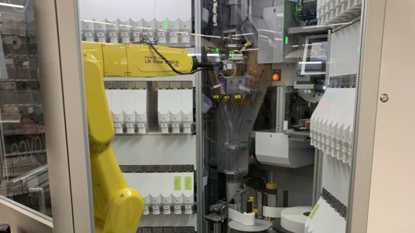 Walgreens обращается к роботам для выдачи рецептов, поскольку фармацевты берут на себя больше обязанностей