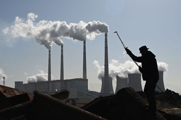 Согласно исследованию, уголь помог довести выбросы CO2, связанные с энергетикой, до рекордно высокого уровня в прошлом году.