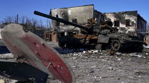 По оценкам НАТО, до 40 000 российских солдат убиты, ранены, взяты в плен или пропали без вести на Украине.
