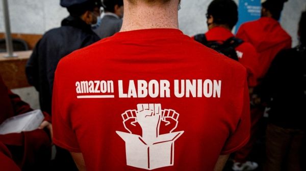 Amazon наняла влиятельного социолога-демократа для борьбы с профсоюзным движением Статен-Айленда.