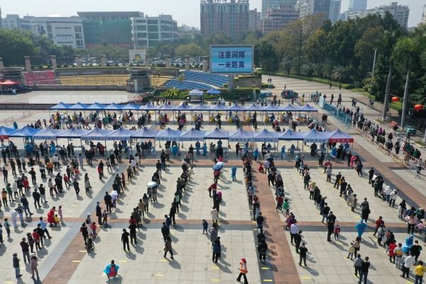 Всплеск Covid в Китае ухудшается: заводской центр в Дунгуане заблокирован, число новых случаев превышает 3500 по всей стране