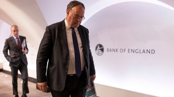 Банк Англии повышает ставки в третий раз подряд, поскольку война на Украине усиливает опасения по поводу инфляции