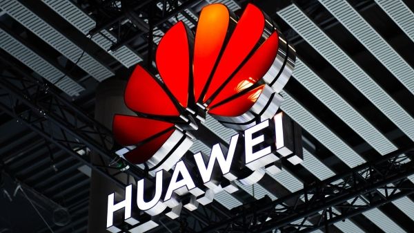 Huawei сообщает о первом в истории ежегодном снижении выручки, поскольку санкции США продолжают действовать, но прибыль растет