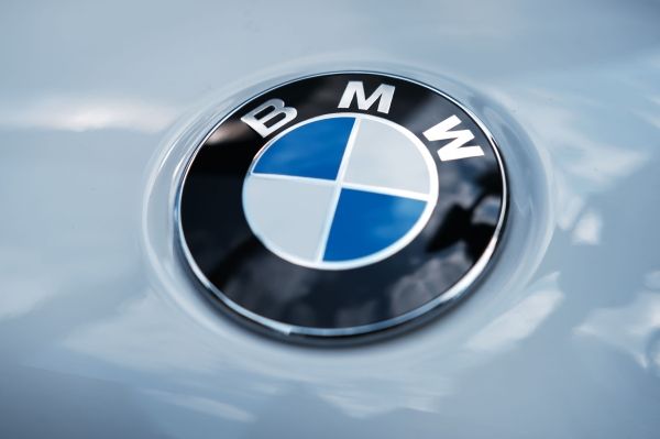 BMW заявляет, что прибыль в 2021 году выросла, поскольку она отдавала предпочтение автомобилям с более высокой маржой во время нехватки чипов
