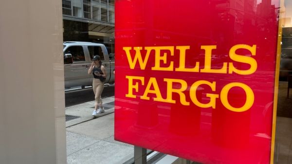 Акции Wells Fargo падают, поскольку квартальная выручка не соответствует оценкам, банк заявляет, что кредитные убытки увеличатся