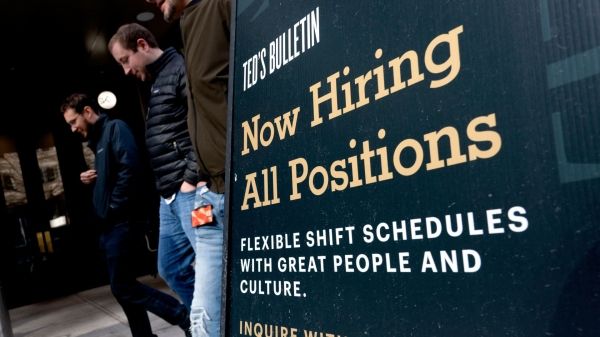 Сейчас вакансий на 5 миллионов больше, чем безработных в США.