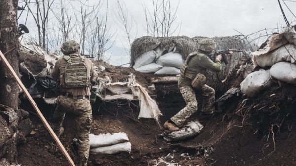 Украина заявляет, что вторая фаза войны началась, когда Россия начала наступление на Донбассе. Следите за нашими обновлениями в реальном времени