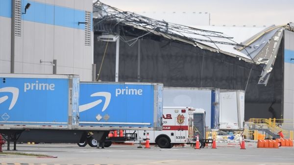 Хаус начинает расследование действий Amazon в связи со смертельным обрушением склада