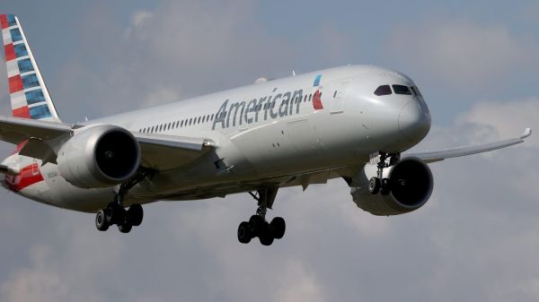 Профсоюз пилотов American Airlines подал в суд на перевозчика за просьбу помочь с обучением в выходные дни