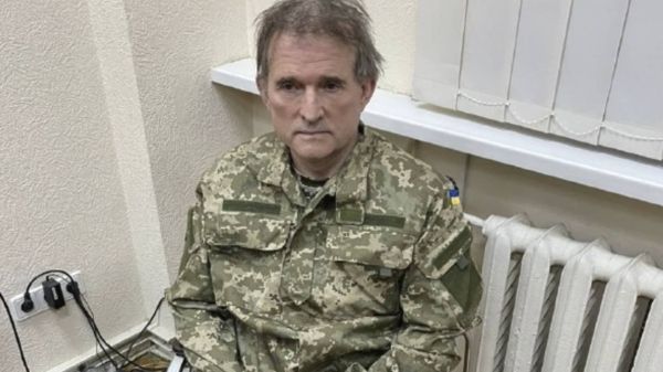 Зеленский заявил, что Украина захватила избежавшего домашнего ареста пропутинского политика Виктора Медведчука