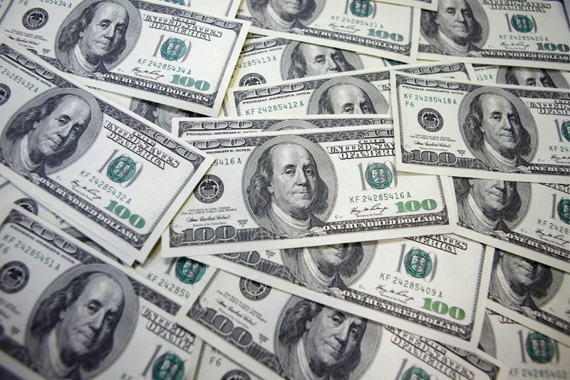 ЦБ РФ установил курс доллара США с 2 апреля в размере 83,4285 руб.,евро — 92,1468 руб.