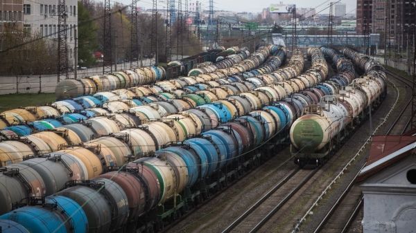 Сенат одобрил запрет на импорт нефти и газа из России